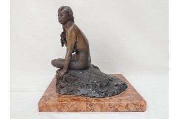 銘有　裸婦像　高さ約29.5cm　重量約10.72kg　細かい所まで丁寧につくられた上品な雰囲気のブロンズ像(置物、オブジェ、女性像、箱なし)(R-073028)