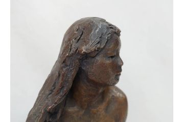銘有　裸婦像　高さ約29.5cm　重量約10.72kg　細かい所まで丁寧につくられた上品な雰囲気のブロンズ像(置物、オブジェ、女性像、箱なし)(R-073028)