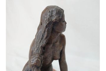 銘有　裸婦像　高さ約29.5cm　重量約10.72kg　細かい所まで丁寧につくられた上品な雰囲気のブロンズ像(置物、オブジェ、女性像、箱なし)(R-073028)