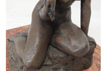 銘有　裸婦像　高さ約29.5cm　重量約10.72kg　細かい所まで丁寧につくられた上品な雰囲気のブロンズ像(置物、オブジェ、女性像、箱なし)(R-073028)