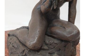 銘有　裸婦像　高さ約29.5cm　重量約10.72kg　細かい所まで丁寧につくられた上品な雰囲気のブロンズ像(置物、オブジェ、女性像、箱なし)(R-073028)