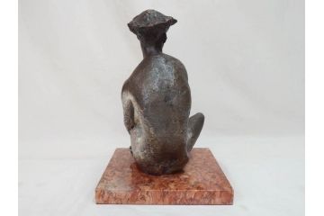 無銘　裸婦像　高さ約35cm　重量約10.52kg　意匠を凝らしたつくりにこだわりが感じられるブロンズ像(置物、オブジェ、女性像、箱なし)(R-073029)