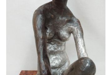 無銘　裸婦像　高さ約35cm　重量約10.52kg　意匠を凝らしたつくりにこだわりが感じられるブロンズ像(置物、オブジェ、女性像、箱なし)(R-073029)