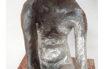 無銘　裸婦像　高さ約35cm　重量約10.52kg　意匠を凝らしたつくりにこだわりが感じられるブロンズ像(置物、オブジェ、女性像、箱なし)(R-073029)