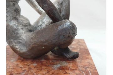 無銘　裸婦像　高さ約35cm　重量約10.52kg　意匠を凝らしたつくりにこだわりが感じられるブロンズ像(置物、オブジェ、女性像、箱なし)(R-073029)