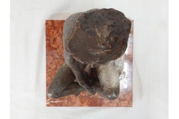 無銘　裸婦像　高さ約35cm　重量約10.52kg　意匠を凝らしたつくりにこだわりが感じられるブロンズ像(置物、オブジェ、女性像、箱なし)(R-073029)