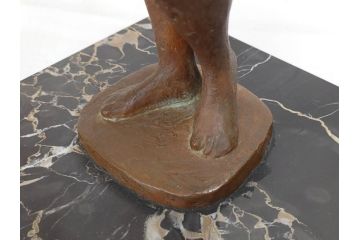 千野茂　裸婦像　高さ約48.5cm　重量約9.08kg　なめらかな曲線が美しいブロンズ像(置物、オブジェ、女性像、箱なし)(R-073030)