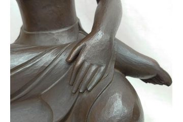 仏師　彫刻家　松久宗琳　弥勒菩薩半跏思惟像　高さ約60.5cm　重量約15.66kg　細部まで丁寧につくり込まれた重厚感のあるブロンズ像(仏像、置物、オブジェ)(R-073031)