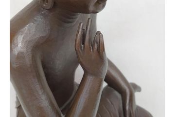仏師　彫刻家　松久宗琳　弥勒菩薩半跏思惟像　高さ約60.5cm　重量約15.66kg　細部まで丁寧につくり込まれた重厚感のあるブロンズ像(仏像、置物、オブジェ)(R-073031)