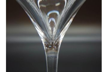 未使用品　オーストリア　RIEDEL(リーデル)　ヴィノム　250周年記念　ピノ・ノワール　ネッビオーロ　上品な佇まいが魅力のグラス4客セット(ワイン、箱付き)(R-073036)