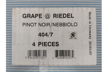未使用品　オーストリア　RIEDEL(リーデル)　ヴィノム　250周年記念　ピノ・ノワール　ネッビオーロ　上品な佇まいが魅力のグラス4客セット(ワイン、箱付き)(R-073036)
