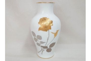 大倉陶園(OKURA、OAC)　金蝕バラ　モダンなデザインで気品溢れる花器(OKURA CHINA、エッチング、金くさらし、花瓶、花入、フラワーベース、ケース付き)(R-073037)