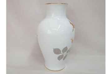 大倉陶園(OKURA、OAC)　金蝕バラ　モダンなデザインで気品溢れる花器(OKURA CHINA、エッチング、金くさらし、花瓶、花入、フラワーベース、ケース付き)(R-073037)