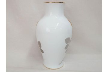 大倉陶園(OKURA、OAC)　金蝕バラ　モダンなデザインで気品溢れる花器(OKURA CHINA、エッチング、金くさらし、花瓶、花入、フラワーベース、ケース付き)(R-073037)