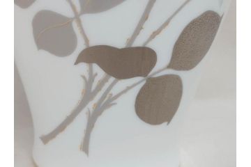 大倉陶園(OKURA、OAC)　金蝕バラ　モダンなデザインで気品溢れる花器(OKURA CHINA、エッチング、金くさらし、花瓶、花入、フラワーベース、ケース付き)(R-073037)