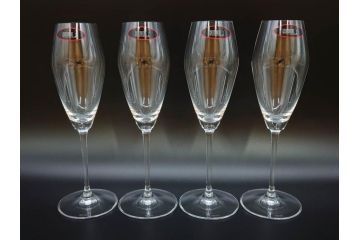 未使用品　オーストリア　RIEDEL(リーデル)　ヴィノム　エクストリーム　美しいフォルムが気品漂うグラス4客セット(シャンパーニュ、箱付き)(R-073038)