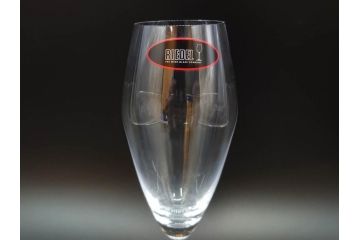 未使用品　オーストリア　RIEDEL(リーデル)　ヴィノム　エクストリーム　美しいフォルムが気品漂うグラス4客セット(シャンパーニュ、箱付き)(R-073038)