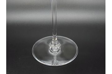 未使用品　オーストリア　RIEDEL(リーデル)　ヴィノム　エクストリーム　美しいフォルムが気品漂うグラス4客セット(シャンパーニュ、箱付き)(R-073038)