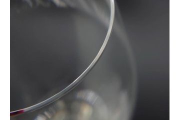 未使用品　オーストリア　RIEDEL(リーデル)　ヴィノム　エクストリーム　美しいフォルムが気品漂うグラス4客セット(シャンパーニュ、箱付き)(R-073038)