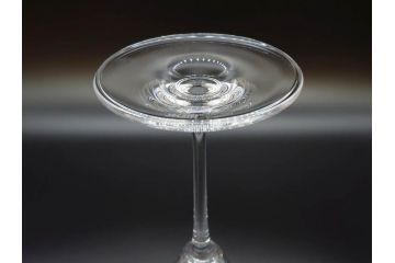 未使用品　オーストリア　RIEDEL(リーデル)　ヴィノム　エクストリーム　美しいフォルムが気品漂うグラス4客セット(シャンパーニュ、箱付き)(R-073038)