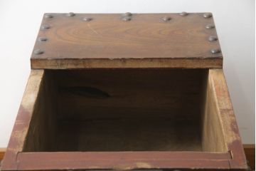 和製アンティーク　超特大モンスターサイズ!!　総欅(ケヤキ)材　厚手金具　なかなかお目にかかれない大きさの特注銭箱(銭函)(R-073042)