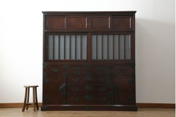 中古　美品　筑後民芸　上質な和の雰囲気を高める茶箪笥(茶棚、戸棚、収納棚、食器棚、整理箪笥、収納箪笥、チェスト、キャビネット、引き出し、和箪笥)(R-073045)