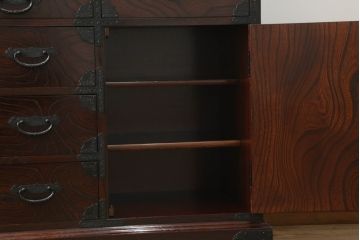 中古　美品　筑後民芸　上質な和の雰囲気を高める茶箪笥(茶棚、戸棚、収納棚、食器棚、整理箪笥、収納箪笥、チェスト、キャビネット、引き出し、和箪笥)(R-073045)