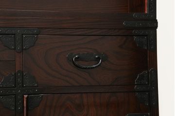 中古　美品　筑後民芸　上質な和の雰囲気を高める茶箪笥(茶棚、戸棚、収納棚、食器棚、整理箪笥、収納箪笥、チェスト、キャビネット、引き出し、和箪笥)(R-073045)