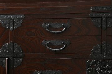 中古　美品　筑後民芸　上質な和の雰囲気を高める茶箪笥(茶棚、戸棚、収納棚、食器棚、整理箪笥、収納箪笥、チェスト、キャビネット、引き出し、和箪笥)(R-073045)
