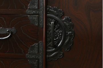 中古　美品　筑後民芸　上質な和の雰囲気を高める茶箪笥(茶棚、戸棚、収納棚、食器棚、整理箪笥、収納箪笥、チェスト、キャビネット、引き出し、和箪笥)(R-073045)