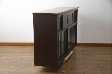 中古　美品　筑後民芸　脚(台輪)付きリメイク　上質な和の雰囲気を高めるサイドボード(戸棚、収納棚、サイドキャビネット)(R-073046)