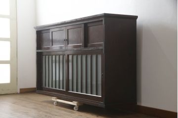 中古　美品　筑後民芸　脚(台輪)付きリメイク　上質な和の雰囲気を高めるサイドボード(戸棚、収納棚、サイドキャビネット)(R-073046)