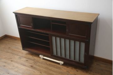 中古　美品　筑後民芸　脚(台輪)付きリメイク　上質な和の雰囲気を高めるサイドボード(戸棚、収納棚、サイドキャビネット)(R-073046)