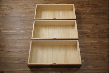 中古　美品　筑後民芸　天板リメイク　上質な和の雰囲気を高めるサイドボード(戸棚、収納箪笥、整理箪笥、サイドチェスト、引き出し、和箪笥)(R-073047)
