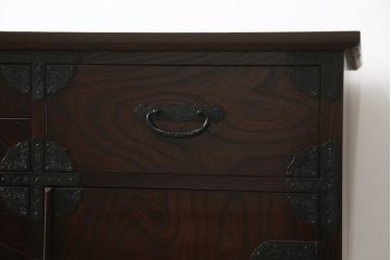 中古　美品　筑後民芸　天板リメイク　上質な和の雰囲気を高めるサイドボード(戸棚、収納箪笥、整理箪笥、サイドチェスト、引き出し、和箪笥)(R-073047)