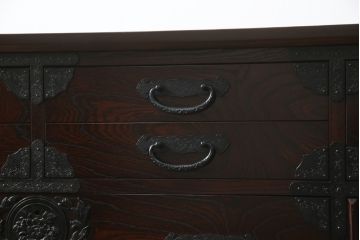 中古　美品　筑後民芸　天板リメイク　上質な和の雰囲気を高めるサイドボード(戸棚、収納箪笥、整理箪笥、サイドチェスト、引き出し、和箪笥)(R-073047)