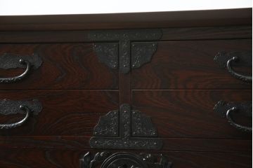 中古　美品　筑後民芸　天板リメイク　上質な和の雰囲気を高めるサイドボード(戸棚、収納箪笥、整理箪笥、サイドチェスト、引き出し、和箪笥)(R-073047)