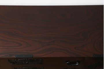 中古　美品　仙台民芸箪笥(仙台箪笥)　欅産業　凝ったつくりの大振りの金具が目を惹く仙台箪笥サイドボード(サイドチェスト、ローチェスト、収納箪笥、衣装箪笥、引き出し)(R-073049)