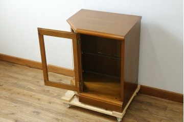中古　美品　希少な絶版品!!　カリモク　domani(ドマーニ)　PROCEED(プロシード)コレクション　品のある佇まいでお部屋を引き立てるサイドキャビネット　(R-073052)