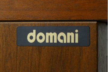中古　美品　希少な絶版品!!　カリモク　domani(ドマーニ)　PROCEED(プロシード)コレクション　品のある佇まいでお部屋を引き立てるサイドキャビネット　(R-073052)