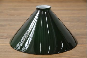 中古　グリーンカラーのガラスシェードが空間のアクセントになるペンダントライト(電笠、天井照明、吊り下げ照明)(R-073054)