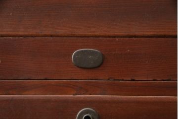 和製アンティーク　前面欅(ケヤキ)材　漆塗り　シンプルな造りの重ね時代箪笥(重ね箪笥、時代箪笥、和タンス、衣装たんす、収納箪笥、引き出し)(R-073083)