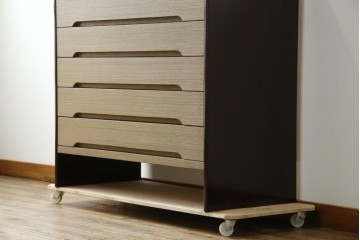 中古　美品　伝統工芸品　箪笥の松本　100巾チェスト　6重　脚付きでモダンな加茂総桐箪笥　定価約44万円　(R-073086)