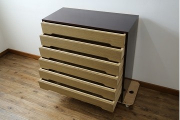 中古　美品　伝統工芸品　箪笥の松本　100巾チェスト　6重　脚付きでモダンな加茂総桐箪笥　定価約44万円　(R-073086)