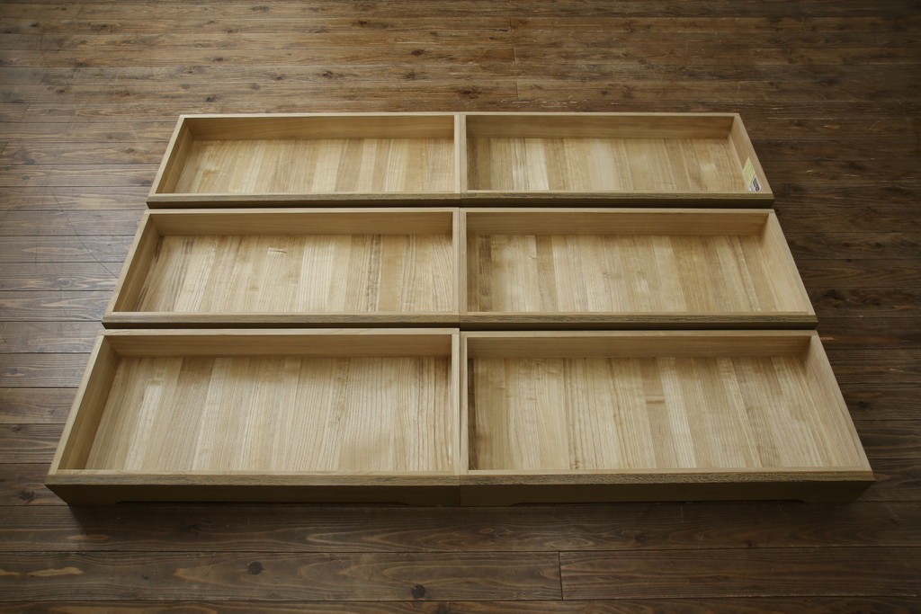 中古　美品　伝統工芸品　箪笥の松本　100巾チェスト　6重　脚付きでモダンな加茂総桐箪笥　定価約44万円　(R-073086)