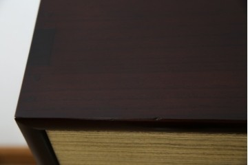 中古　美品　伝統工芸品　箪笥の松本　100巾チェスト　6重　脚付きでモダンな加茂総桐箪笥　定価約44万円　(R-073086)