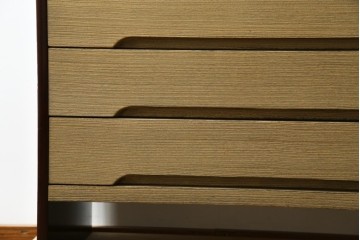 中古　美品　伝統工芸品　箪笥の松本　100巾チェスト　6重　脚付きでモダンな加茂総桐箪笥　定価約44万円　(R-073086)