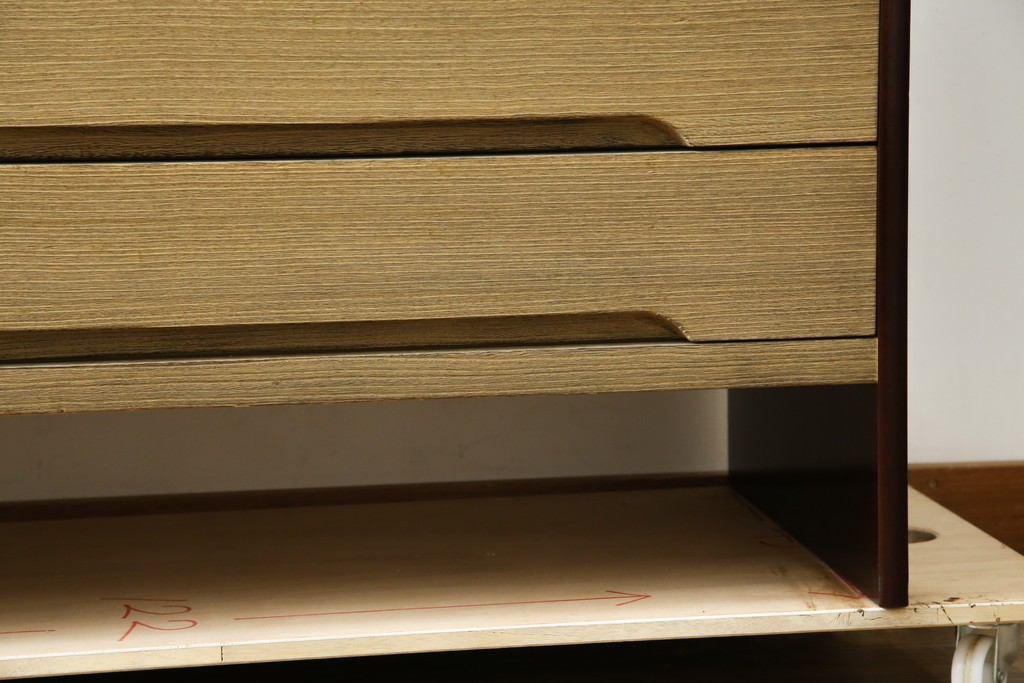 中古　美品　伝統工芸品　箪笥の松本　100巾チェスト　6重　脚付きでモダンな加茂総桐箪笥　定価約44万円　(R-073086)