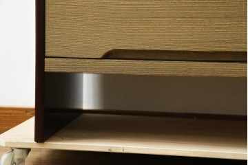 中古　美品　伝統工芸品　箪笥の松本　100巾チェスト　6重　脚付きでモダンな加茂総桐箪笥　定価約44万円　(R-073086)