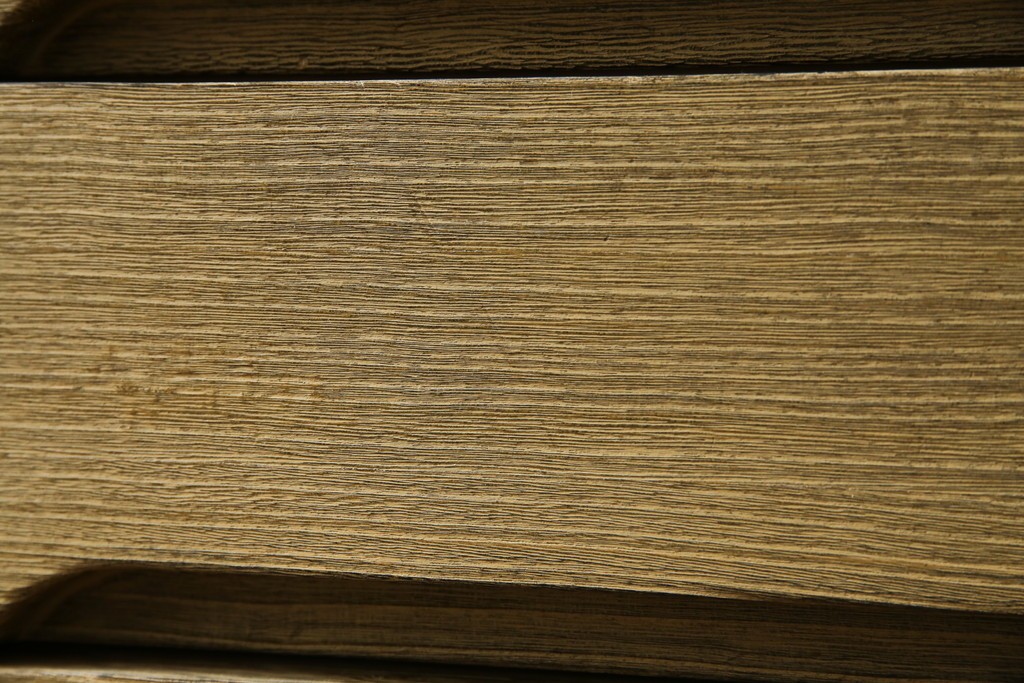 中古　美品　伝統工芸品　箪笥の松本　100巾チェスト　6重　脚付きでモダンな加茂総桐箪笥　定価約44万円　(R-073086)